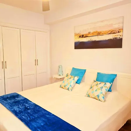 Apartmán Comfortable Centrally Located Playa Feñabe